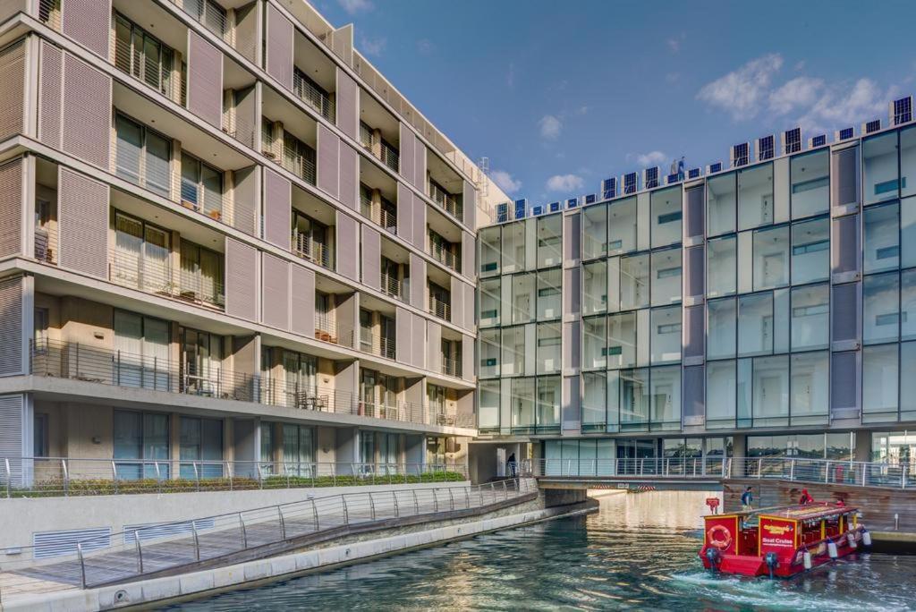 Harbour Bridge Waterfront Apartment Cape Town