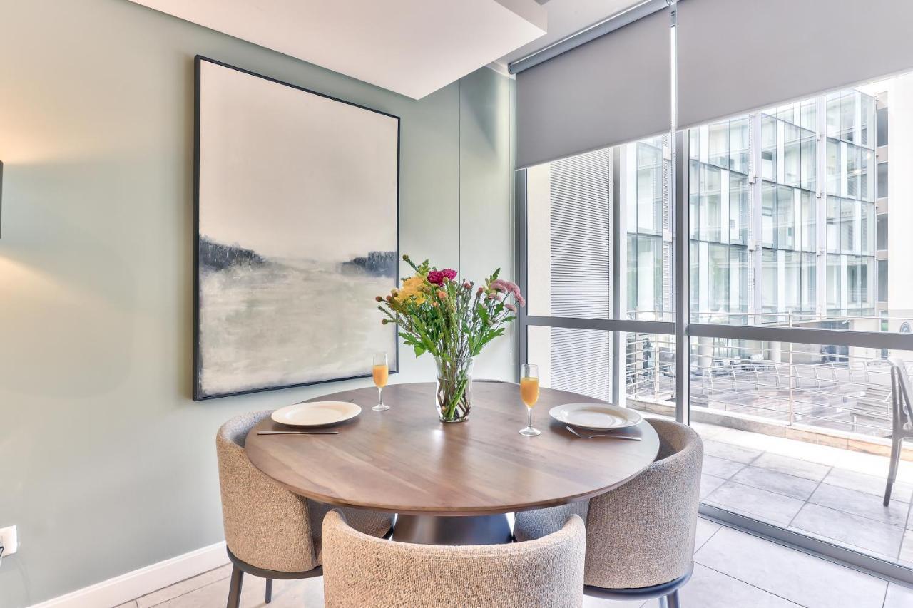 Harbour Bridge Waterfront Apartment